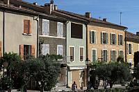 Marseille - Starý přístav, který střeží tvrze St.Jean a St.Nicolas