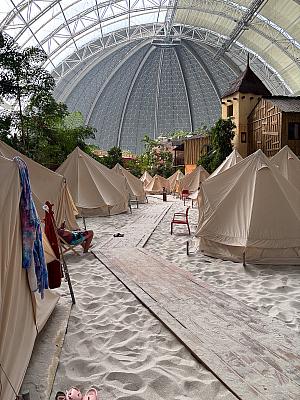 Tropical Island – koupání v tropickém „moři“ a relax na písčité pláži