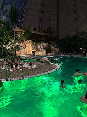 Tropical Island – koupání v tropickém „moři“ a relax na písčité pláži