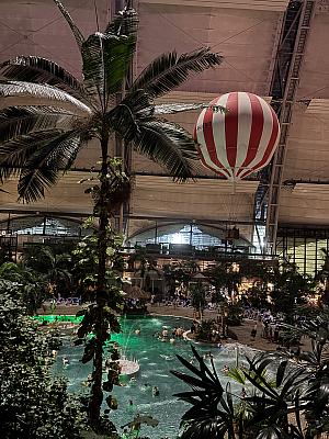 Tropical Island – koupání v tropickém „moři“ a relax na písčité pláži